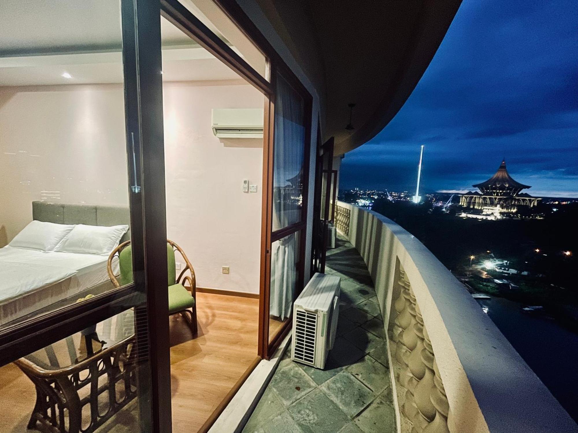 Kuching City Center Riverbank Suites With Marvelous River View Dış mekan fotoğraf
