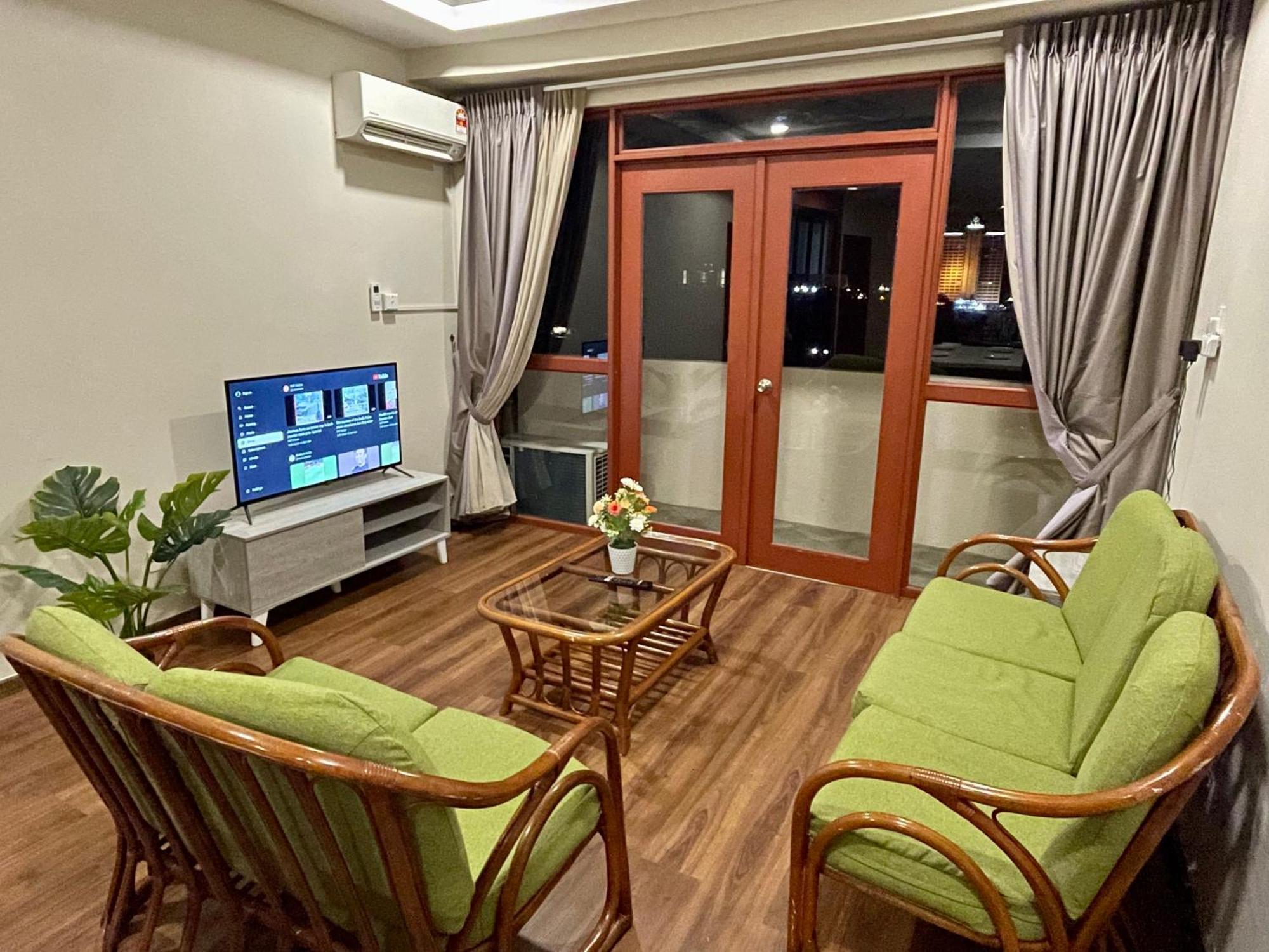 Kuching City Center Riverbank Suites With Marvelous River View Dış mekan fotoğraf