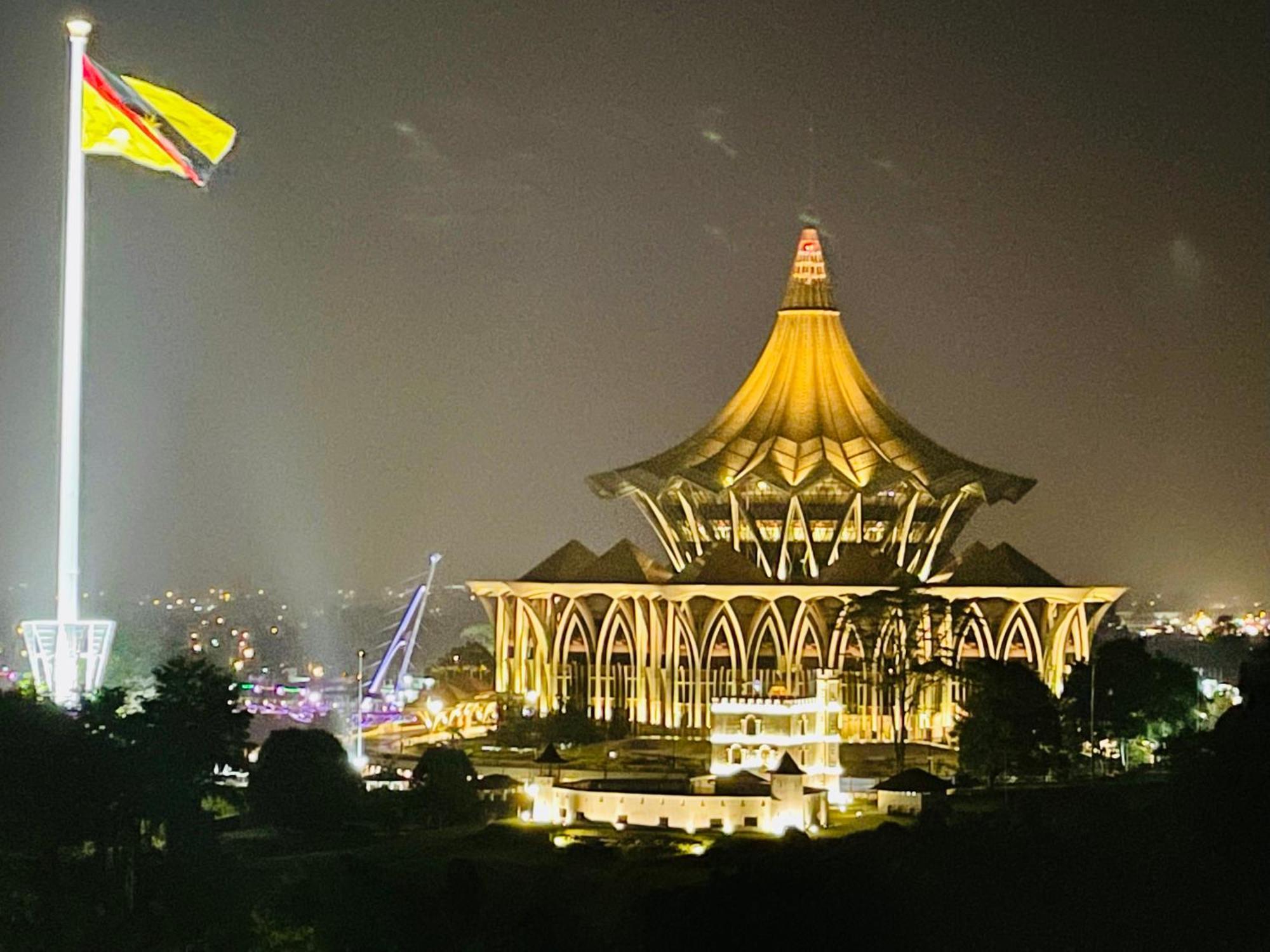 Kuching City Center Riverbank Suites With Marvelous River View Dış mekan fotoğraf