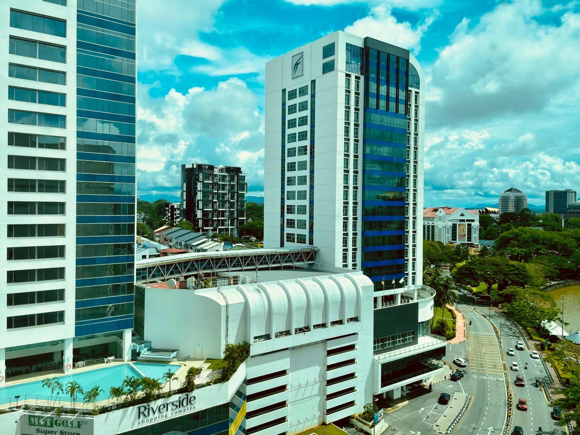 Kuching City Center Riverbank Suites With Marvelous River View Dış mekan fotoğraf