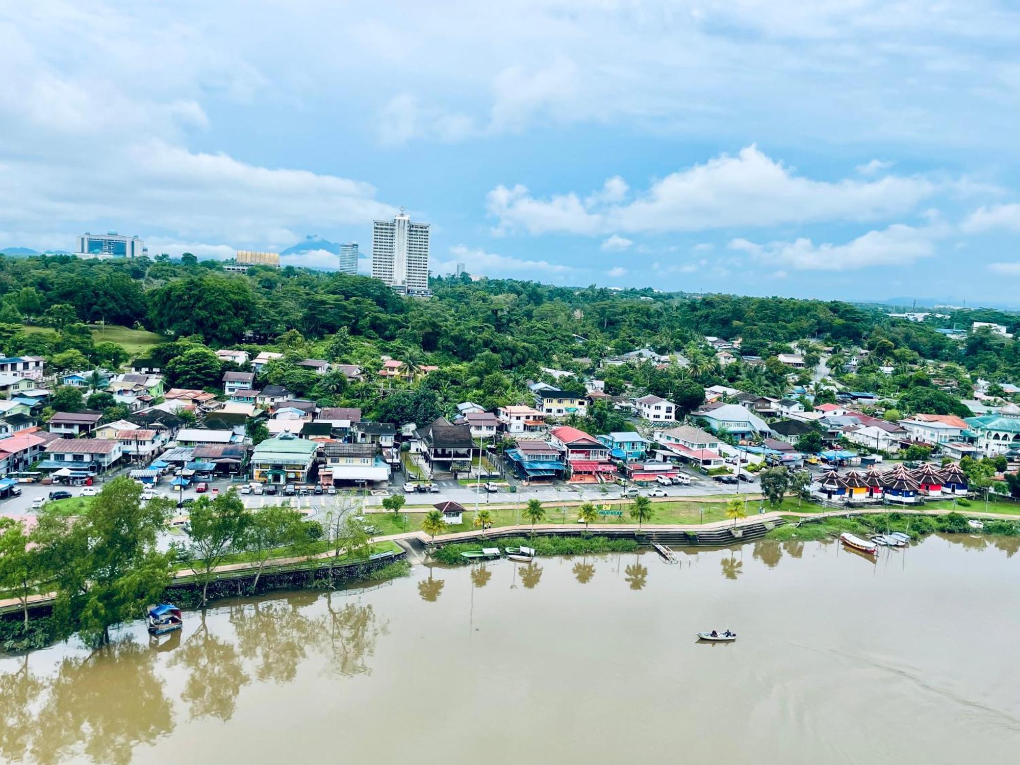 Kuching City Center Riverbank Suites With Marvelous River View Dış mekan fotoğraf