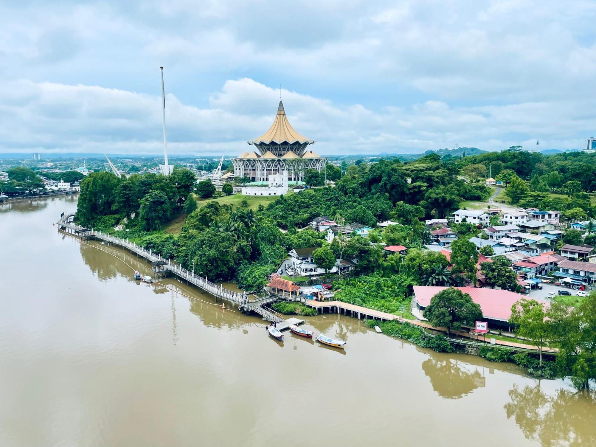 Kuching City Center Riverbank Suites With Marvelous River View Dış mekan fotoğraf